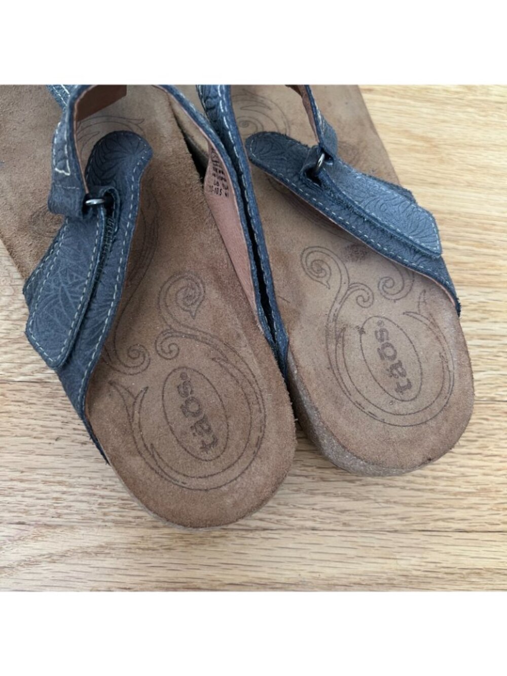 Taos Lucy Embossed Suede Leather Thong Sandals Blue Women Size EU 41 US 10-10.5 - Picture 8 of 10